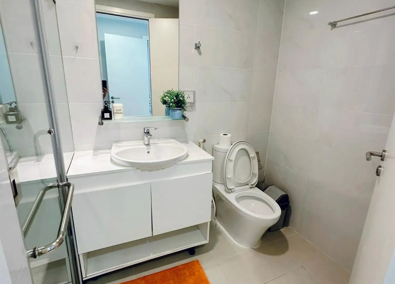 Masteri Thao Dien Apartment - Fully Furnished, Swimming Pool, Gym, Shopping Center Ho Chi Minh City Vietnam