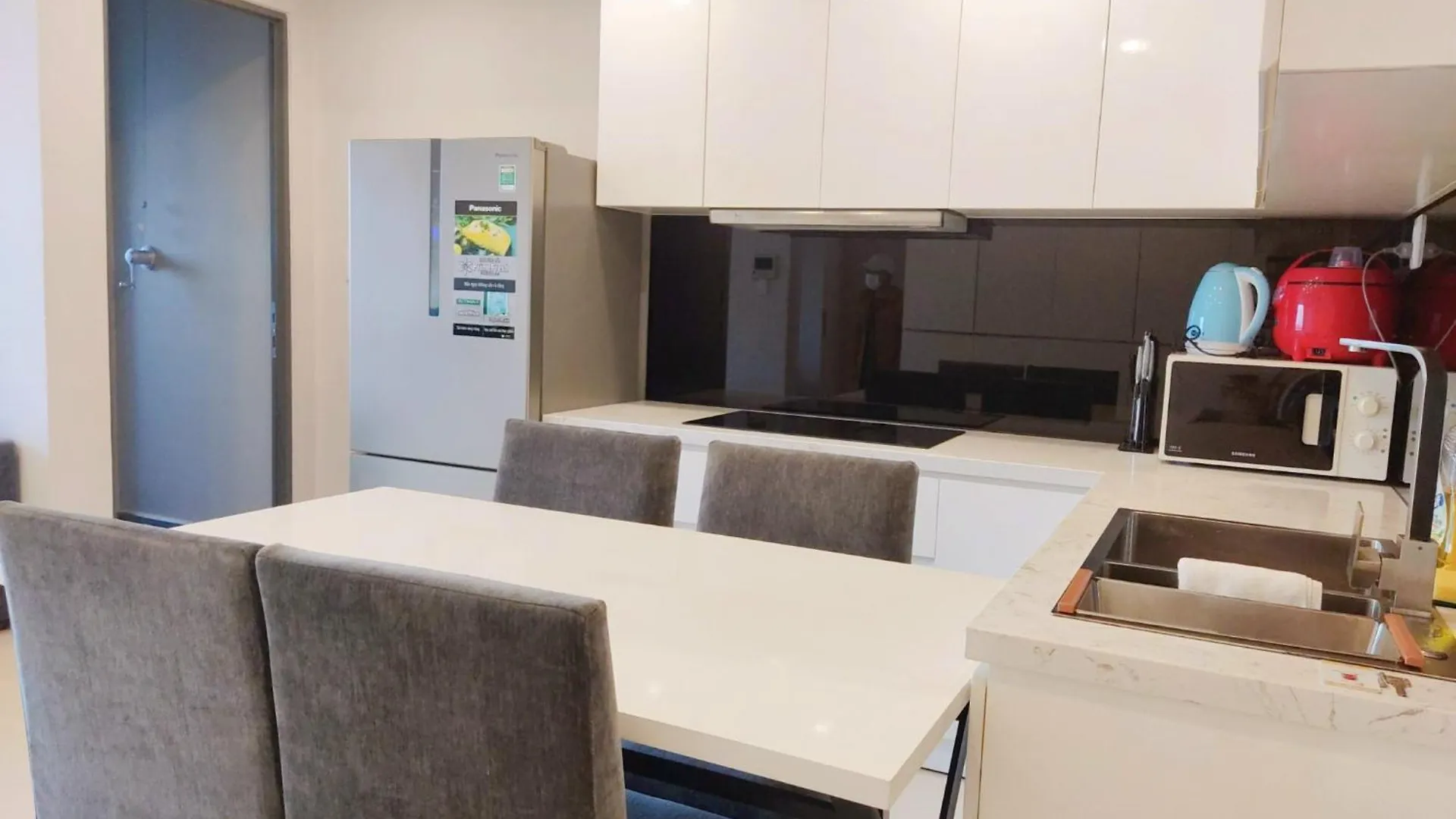 Masteri Thao Dien Apartment - Fully Furnished, Swimming Pool, Gym, Shopping Center Ho Chi Minh City