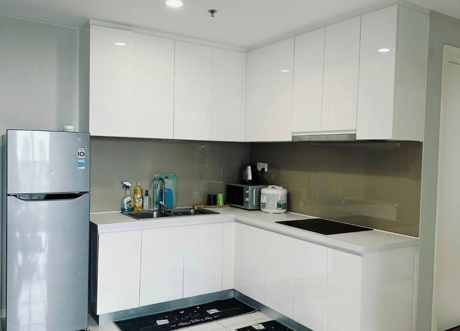 Masteri Thao Dien Apartment - Fully Furnished, Swimming Pool, Gym, Shopping Center Ho Chi Minh City