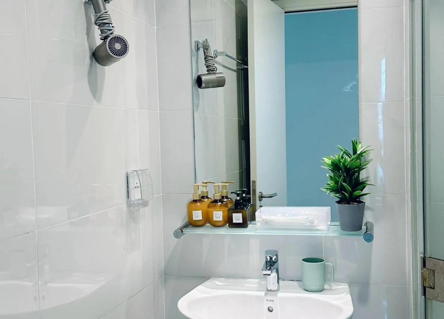 Masteri Thao Dien Apartment - Fully Furnished, Swimming Pool, Gym, Shopping Center Ho Chi Minh City Vietnam